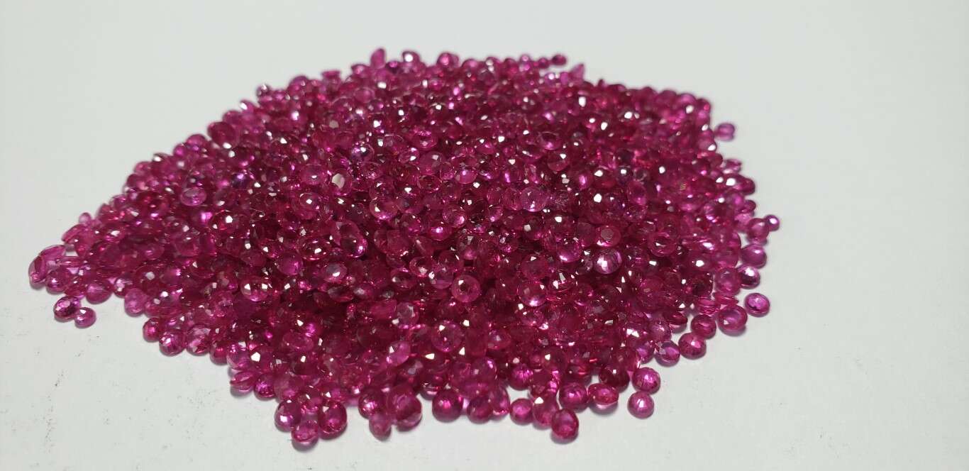 Ruby Round: 2mm - 3mm