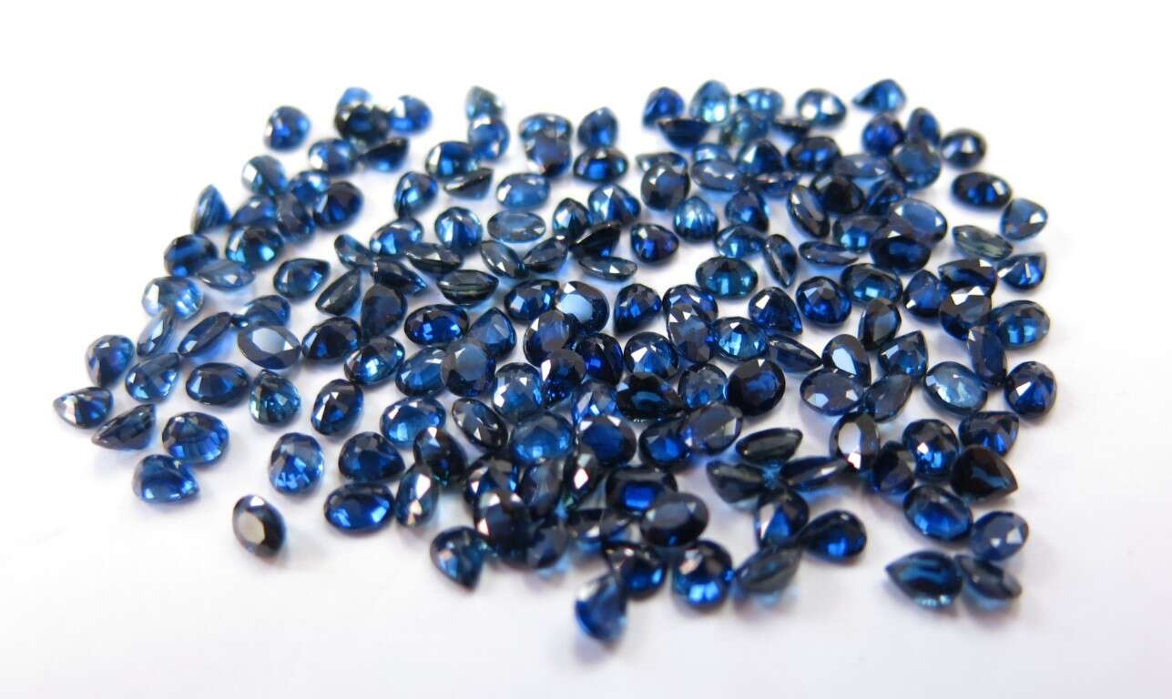 Blue Sapphire-Oval: 4mm x 3mm