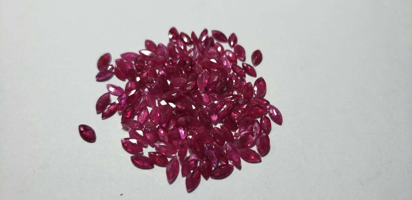 Ruby Marquise: 6mm x 3mm