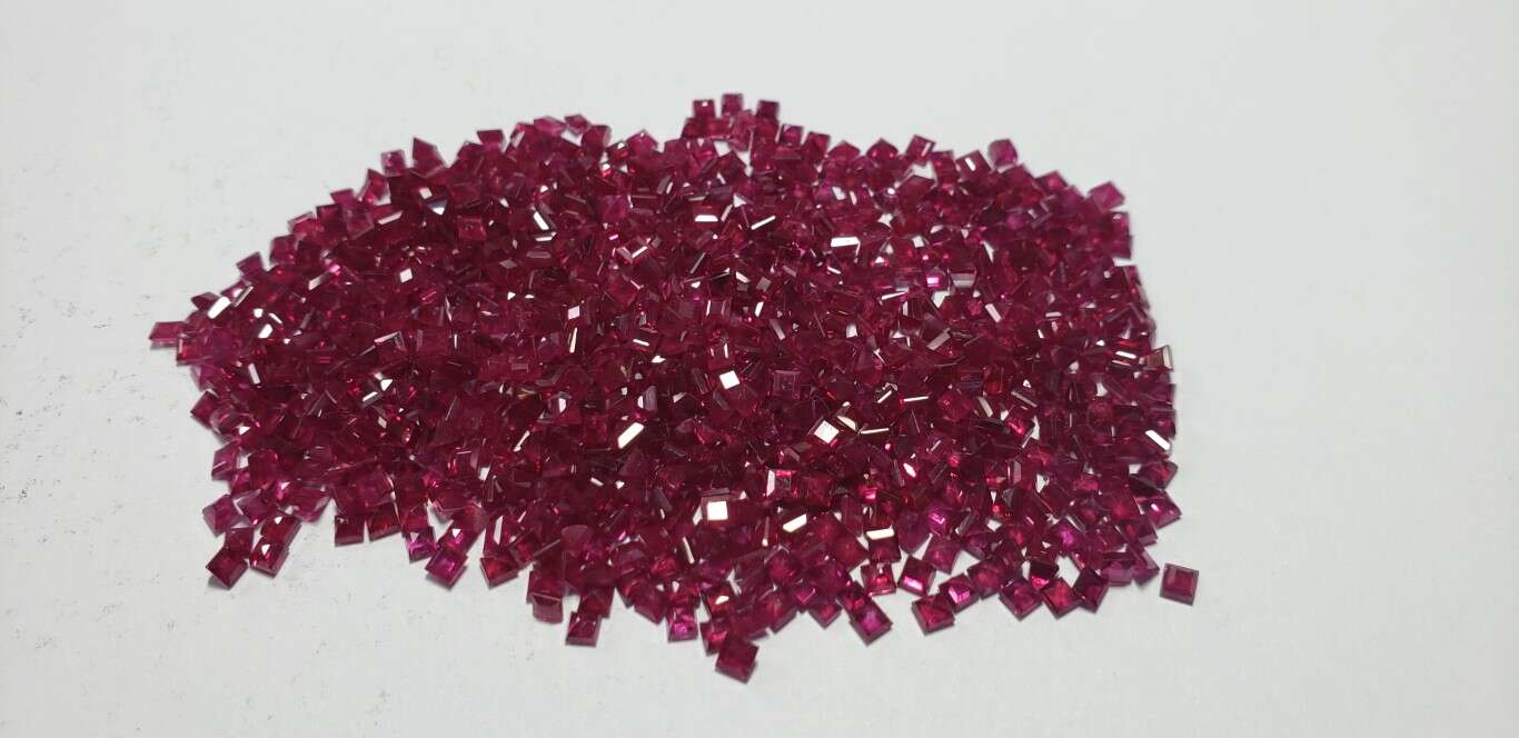 Ruby Square: 2mm - 2.5mm