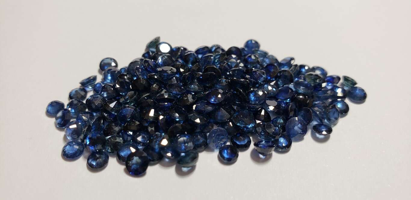 Blue Sapphire Round: 3.5mm - 4mm