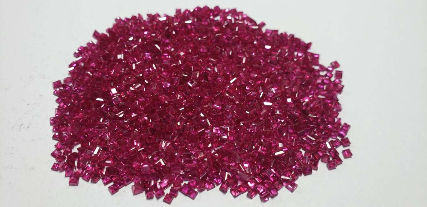 Ruby Square: 2mm - 2.5mm
