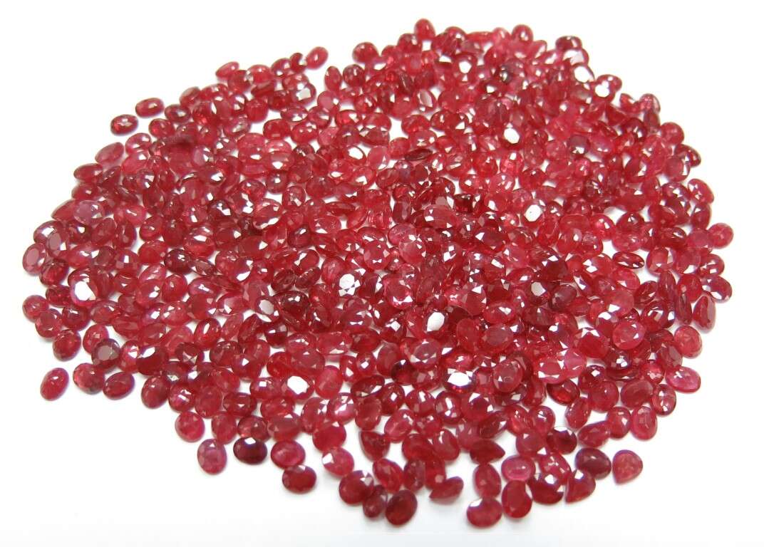 Ruby-Oval: 5mm x 4mm