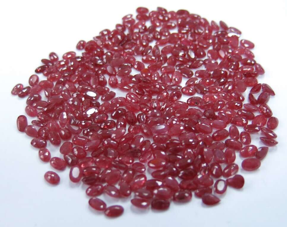 Ruby-Oval: 5mm x 3mm
