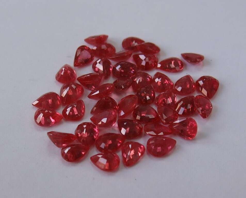 Ruby Pear: 5mm x 4mm