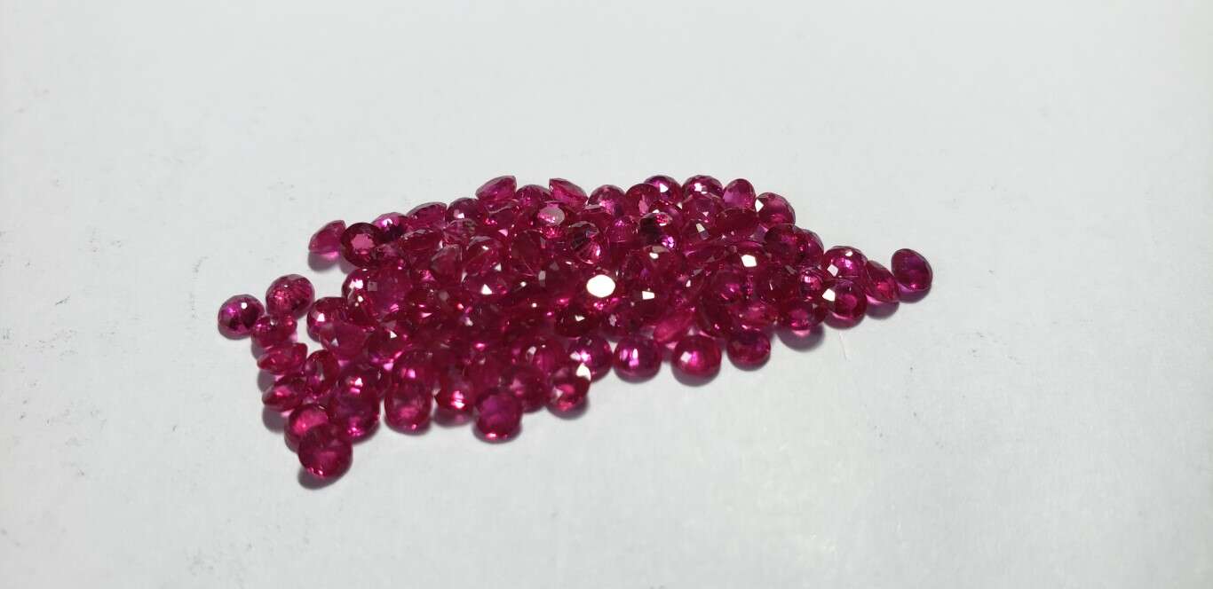 Ruby Round: 2.5mm - 3mm
