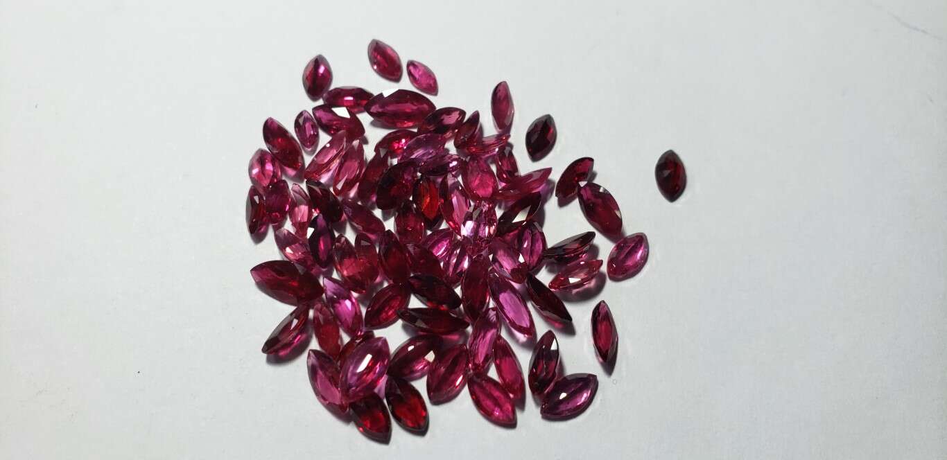 Ruby Marquise: 6mm x 3mm
