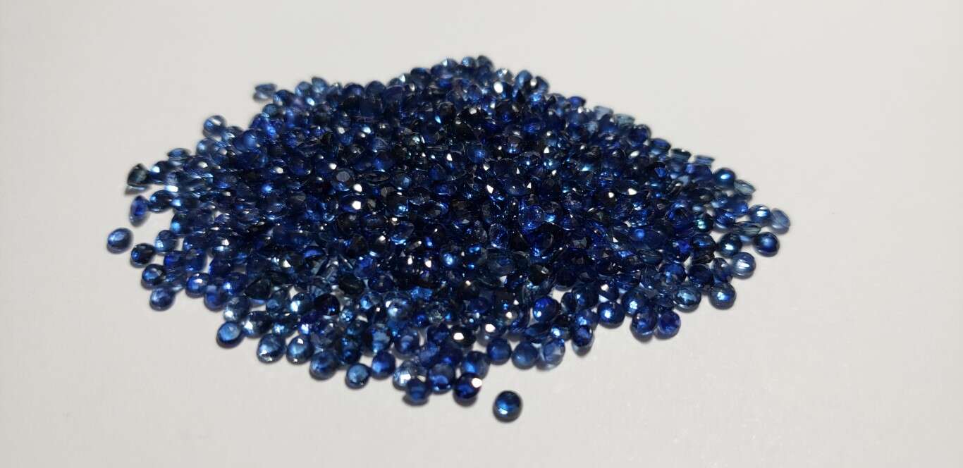 Blue Sapphire Round: 2.5mm - 3mm