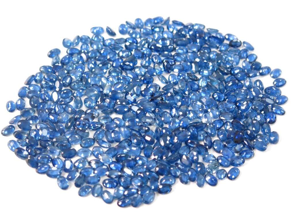 Blue Sapphire Oval: 6mm x 4mm