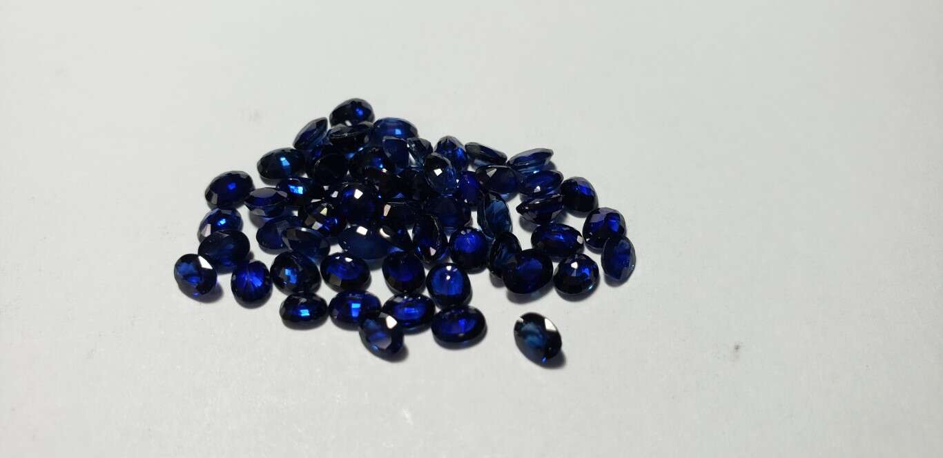 Blue Sapphire Oval: 4mm x 3mm