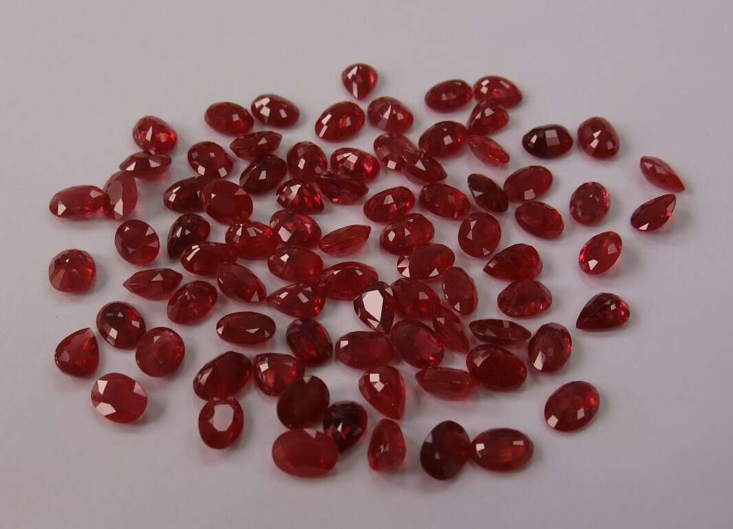 Ruby-Oval: 7mm x 5mm