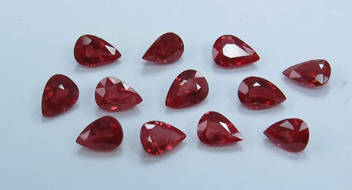 Ruby Pear: 7mm x 5mm