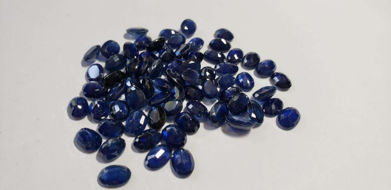 Blue Sapphire-Oval: 7mm x 5mm