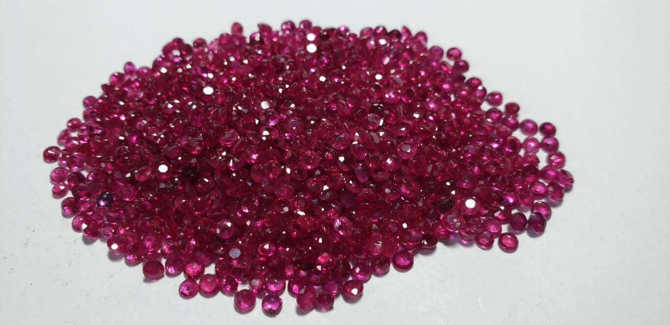 Ruby Round: 2.5mm - 3mm