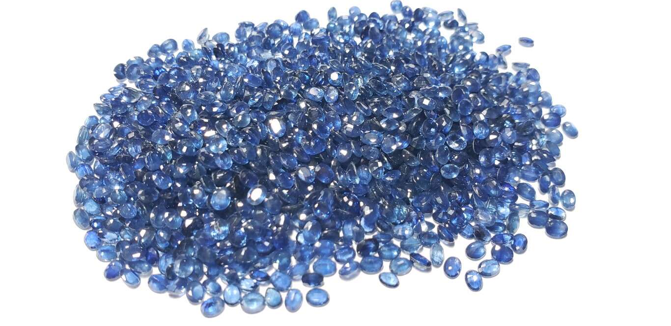 Blue Sapphire Oval: 4mm x 3mm