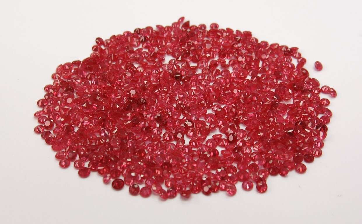 Ruby Diamond Cut: 2.5mm - 3mm