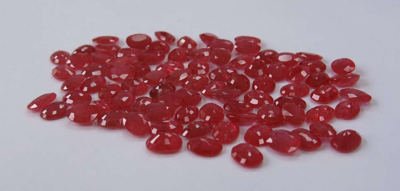 Ruby-Oval: 8mm x 6mm
