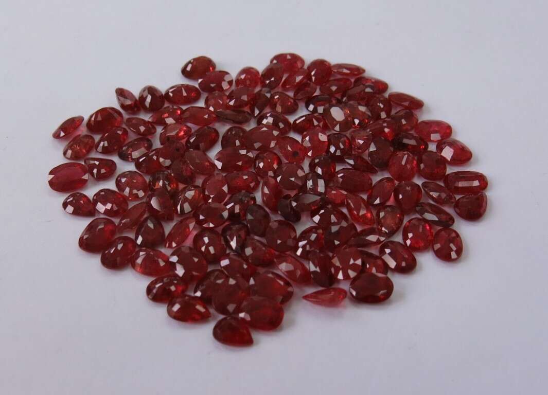Ruby-Oval: 7mm x 5mm