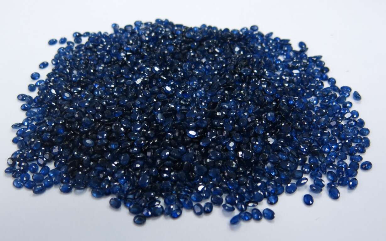 Blue Sapphire Oval: 4mm x 3mm