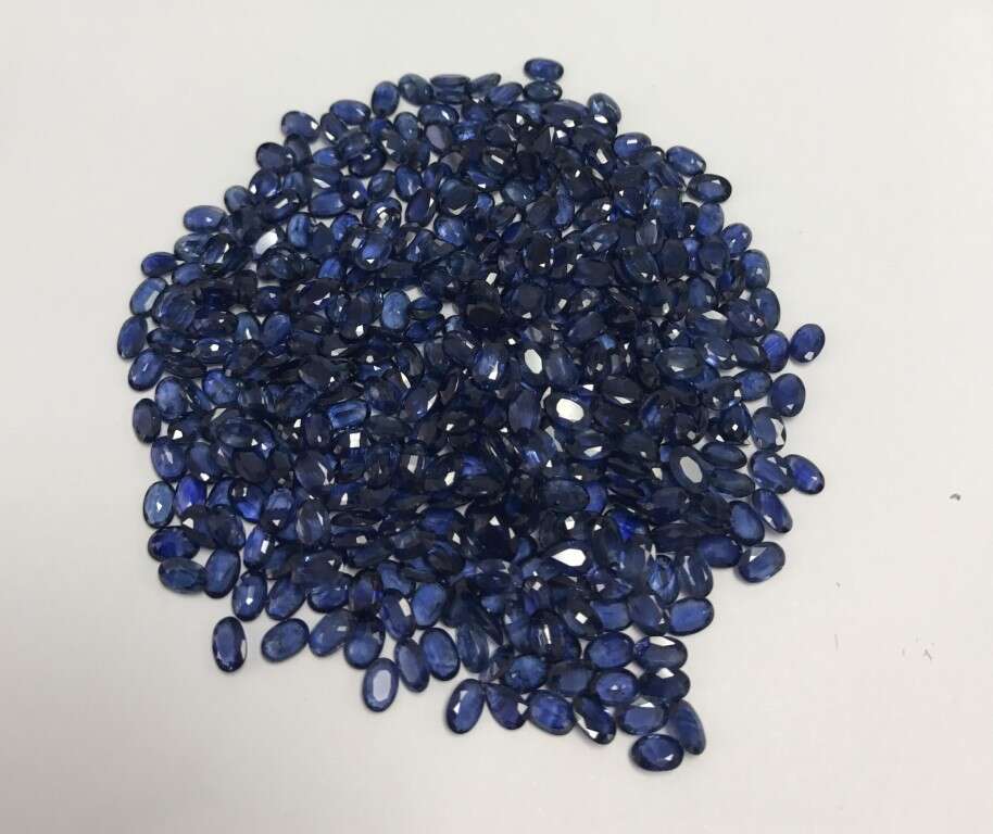 Blue Sapphire Oval: 6mm x 4mm