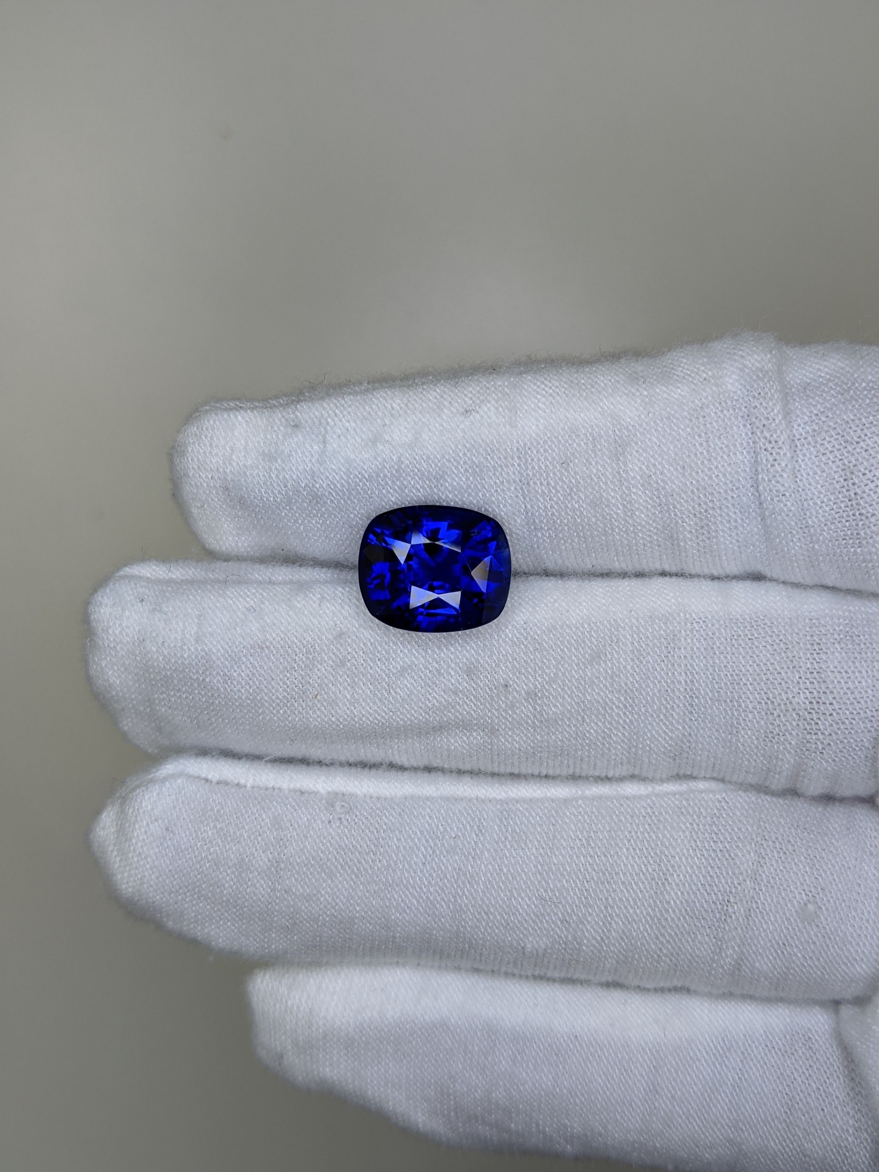 Blue Sapphire Cushion: 8.67ct
