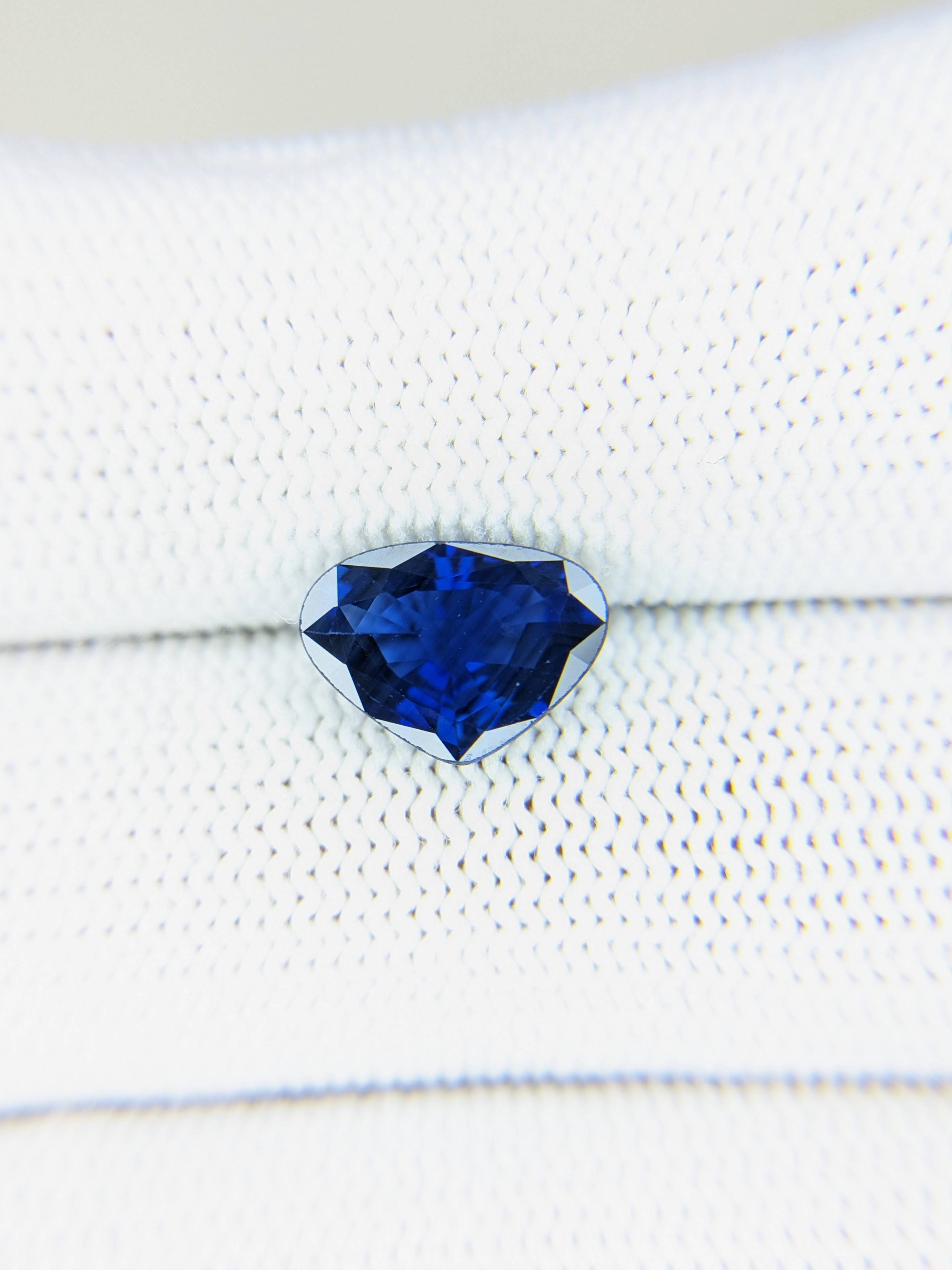 Sapphire Heart: 2.59ct