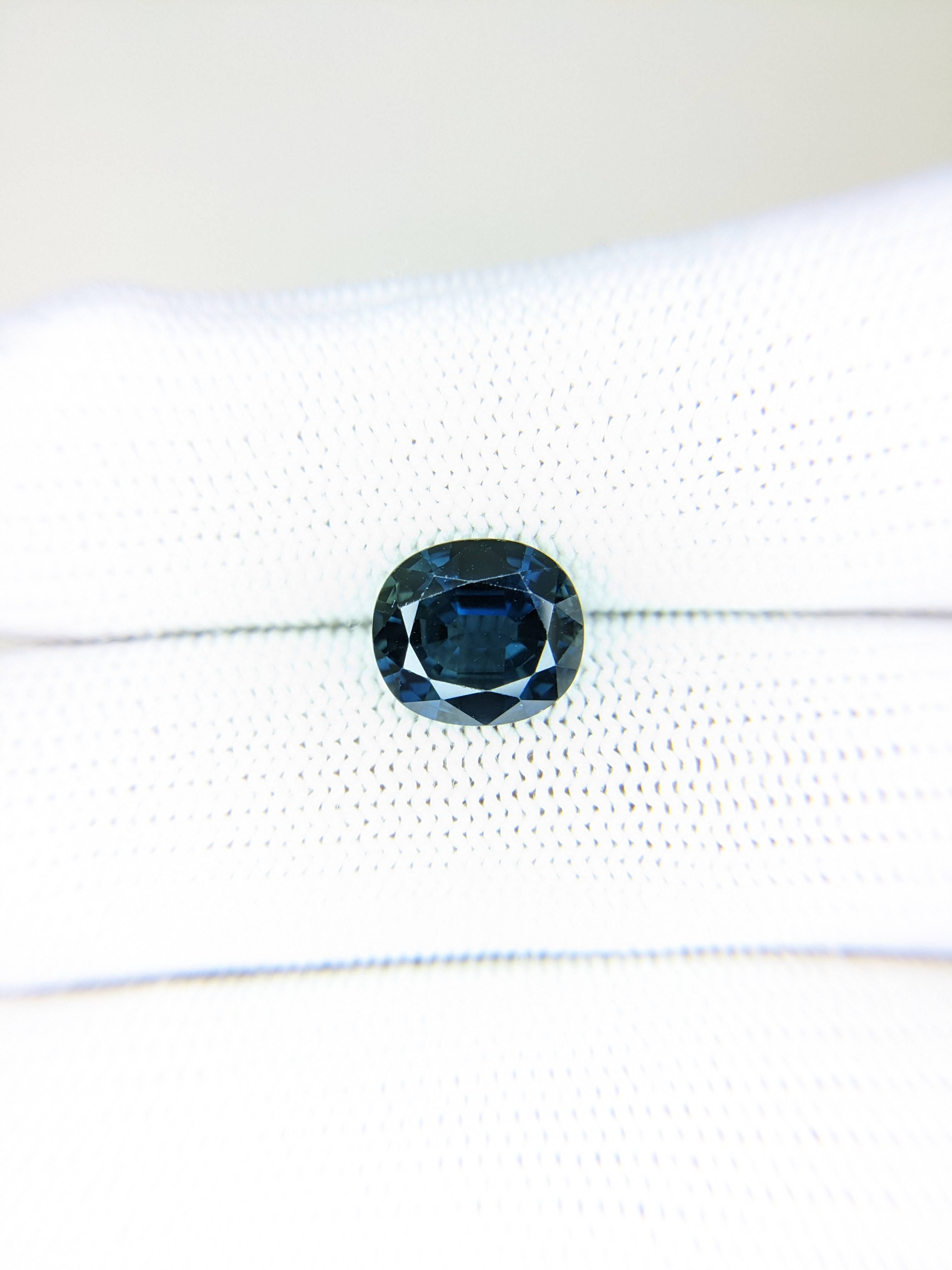 Sapphire Oval: 4.31ct