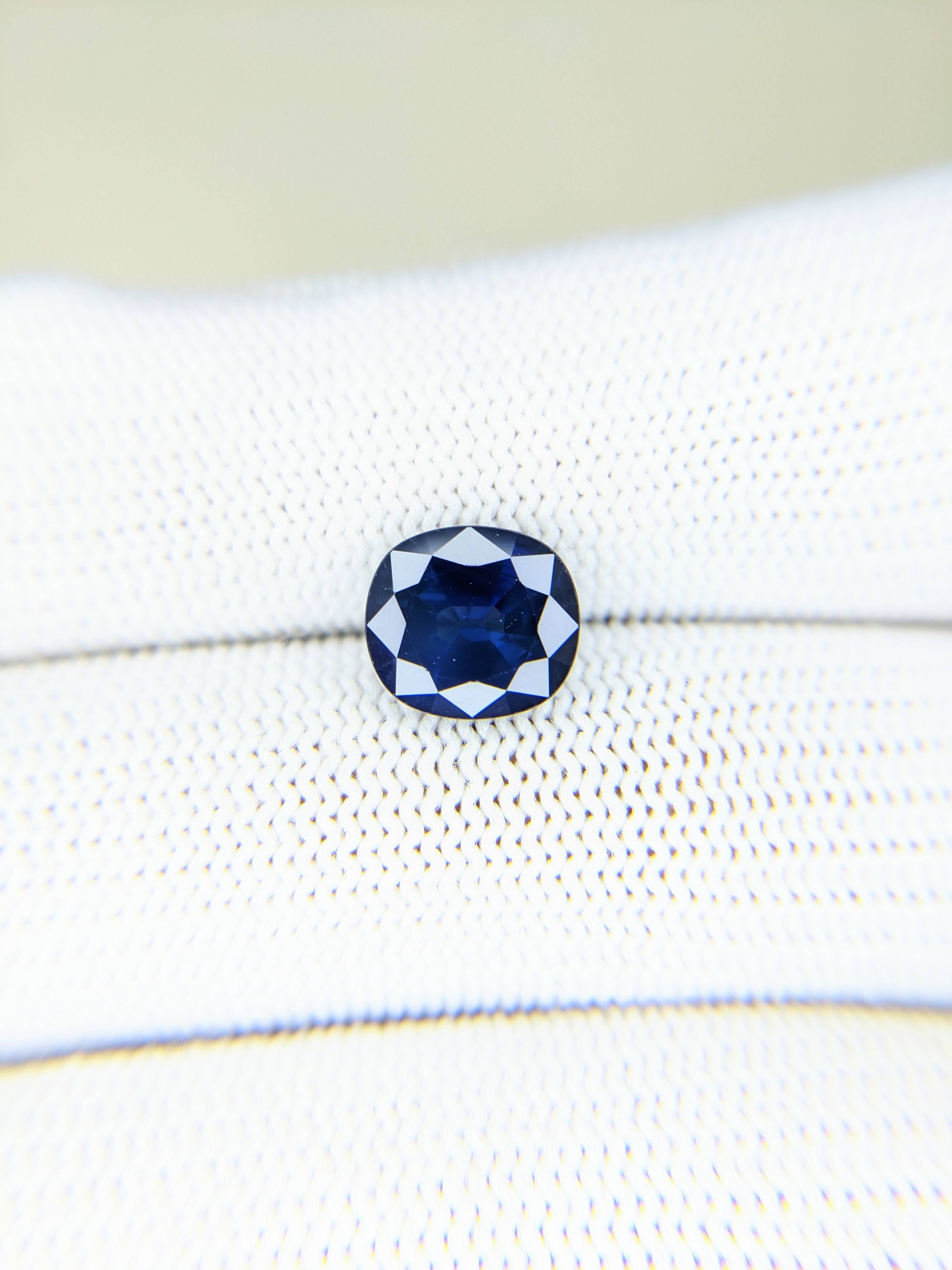 Sapphire Cushion: 3.47ct
