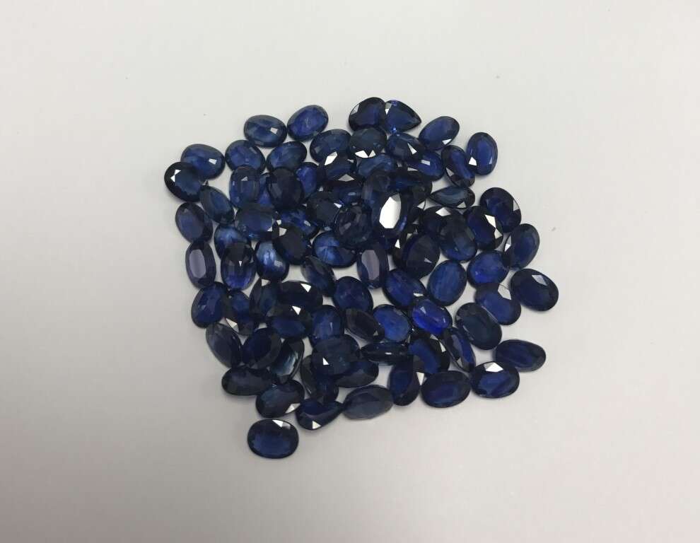 Blue Sapphire-Oval: 8mm x 6mm