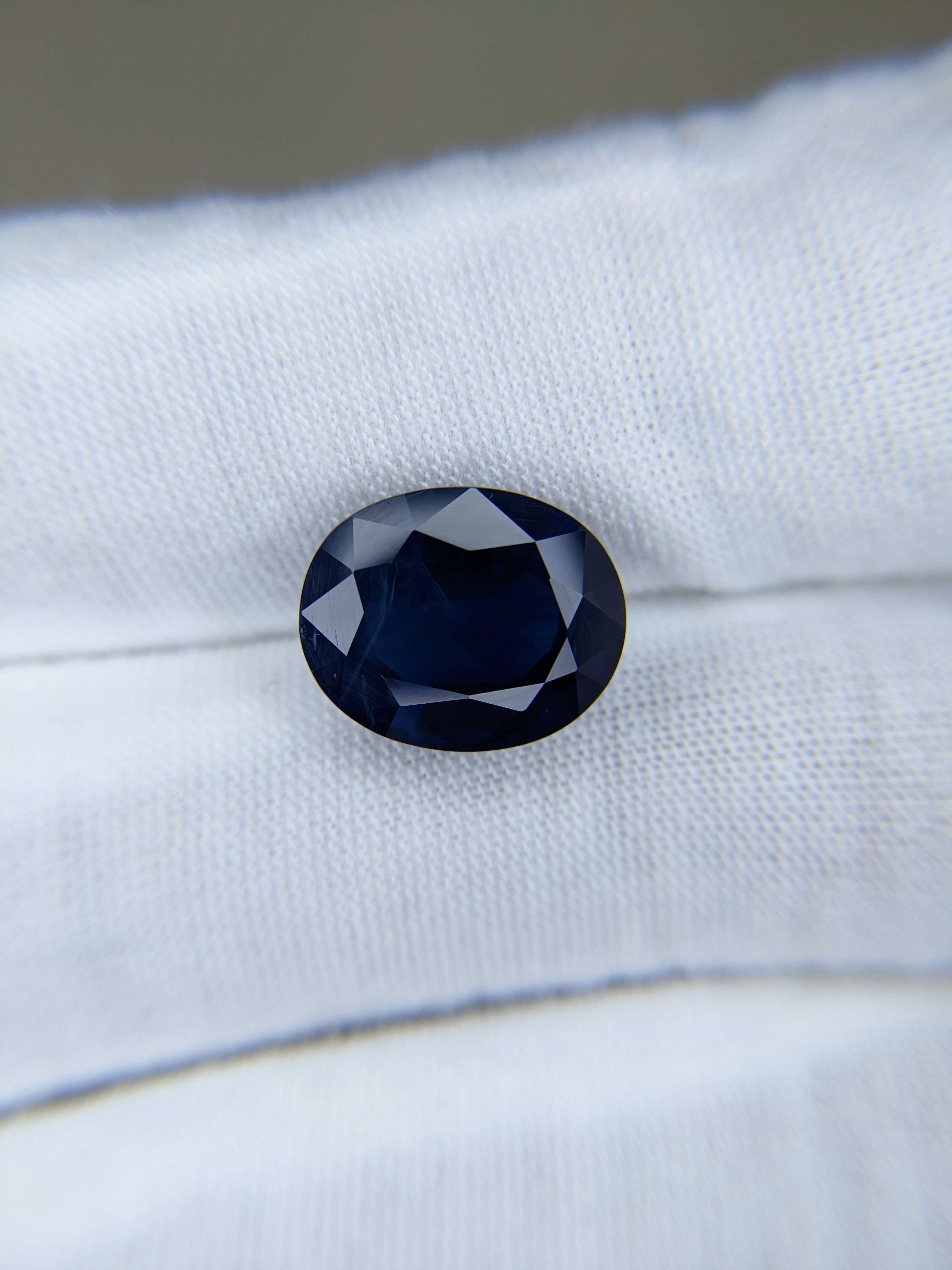 Blue Sapphire Oval: 9.07ct