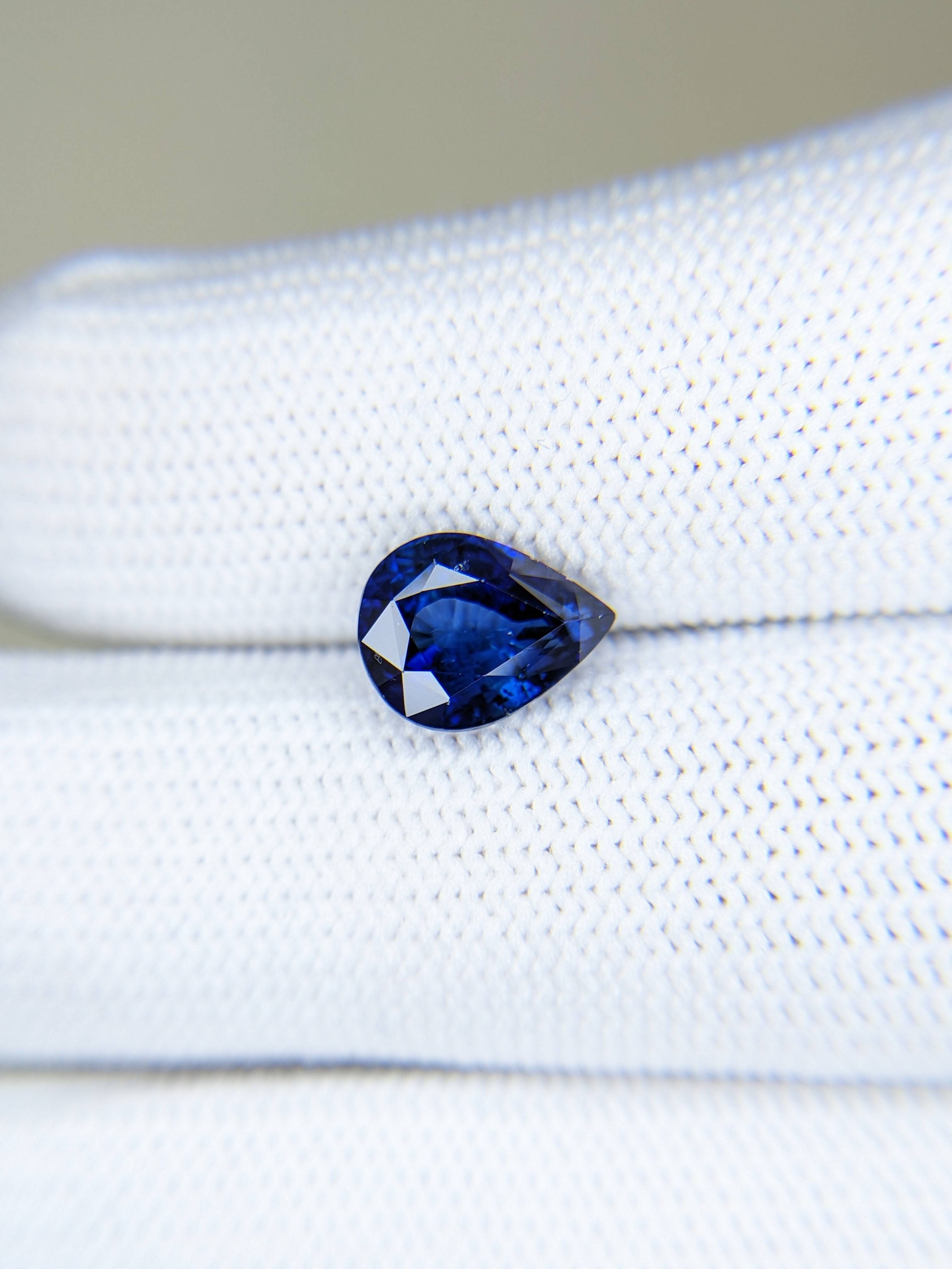 Sapphire Pear: 3.11ct