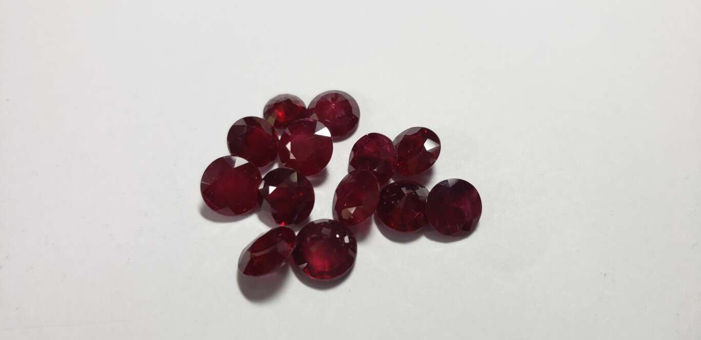 Ruby Round: 6mm - 8mm