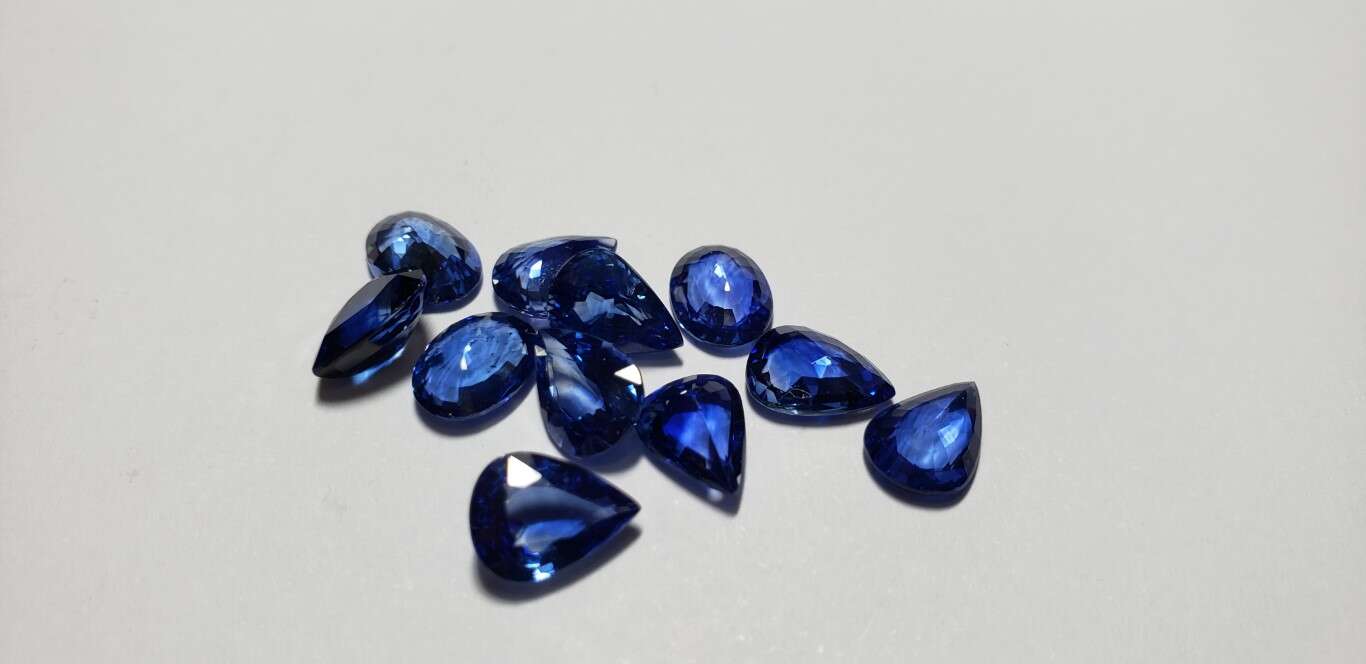 Blue Sapphire Oval: 8mm x 6mm