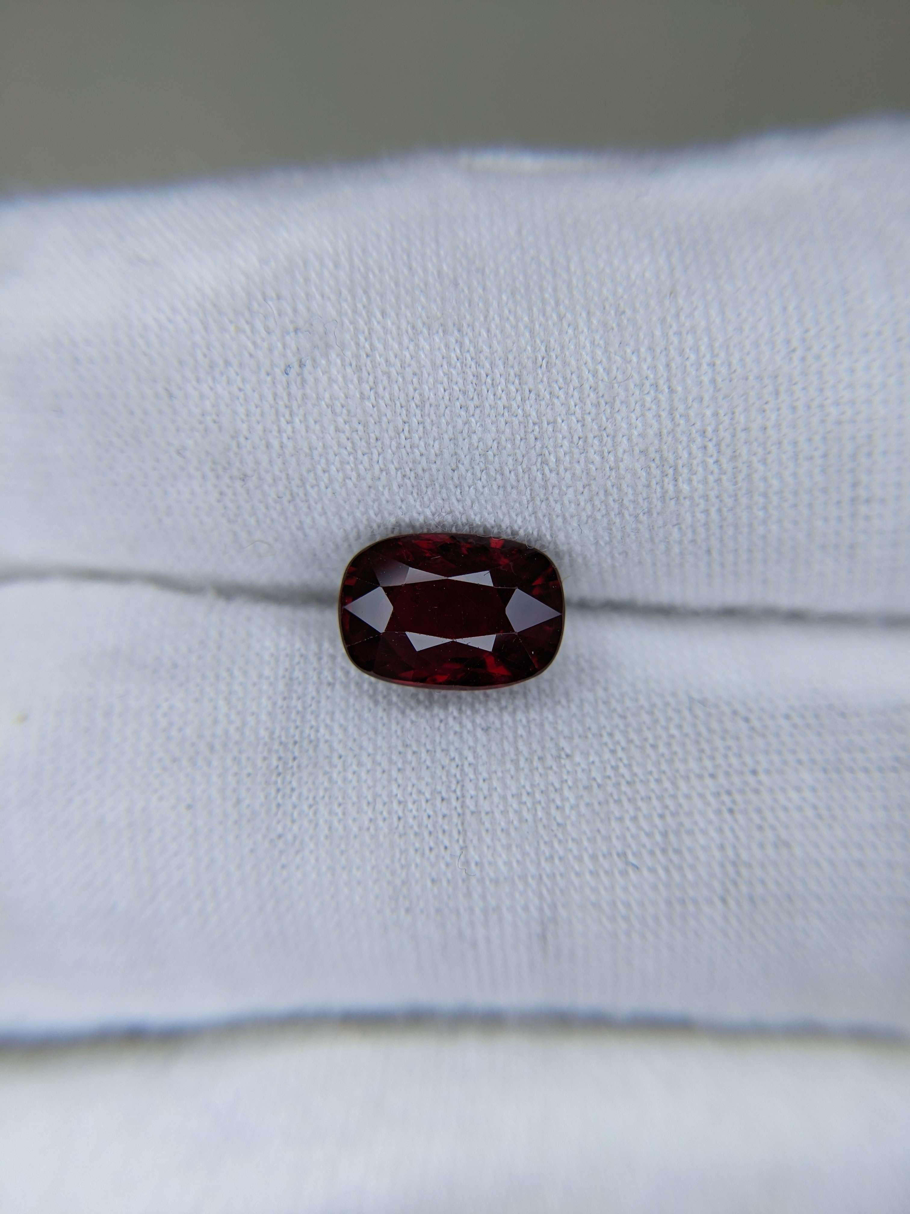 Ruby Oval: 3.01ct