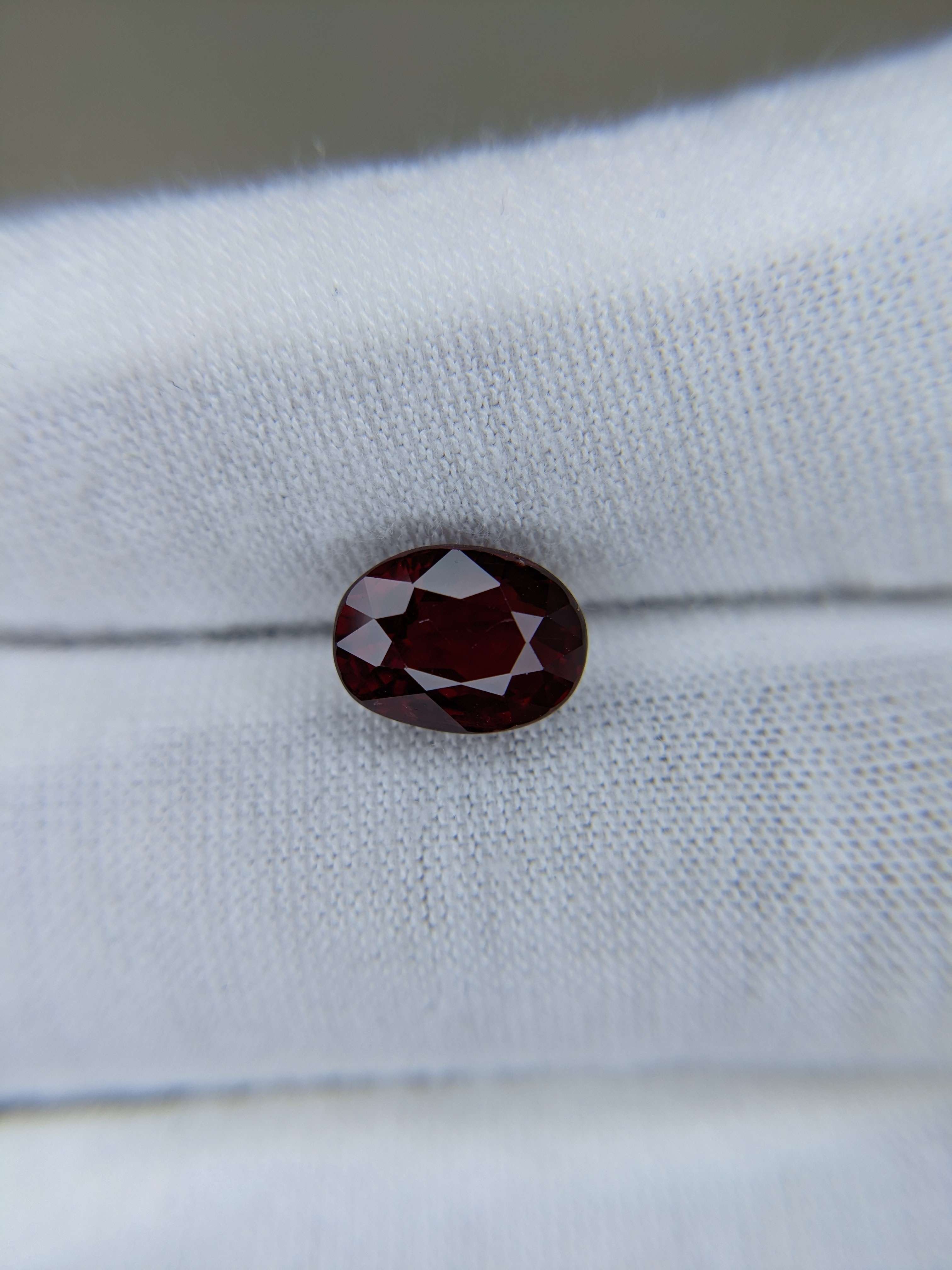 Ruby Oval: 3.01ct