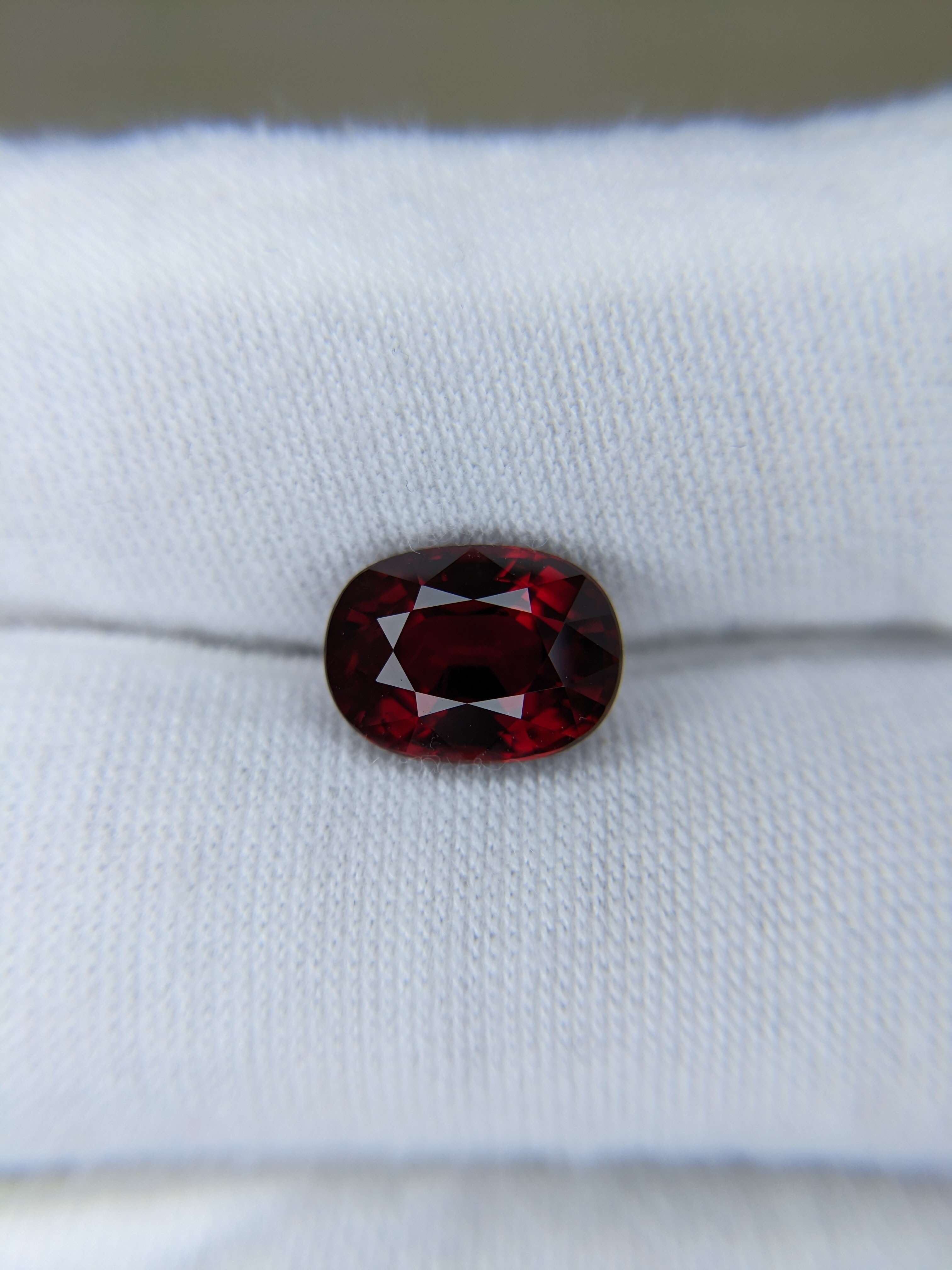Ruby Oval: 4.52ct