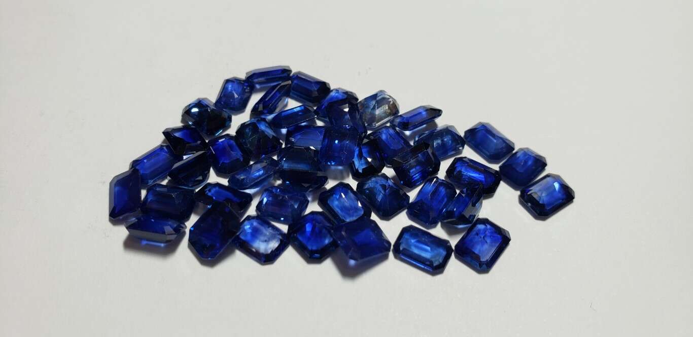 Ceylon Octagon: 7mm x 5mm