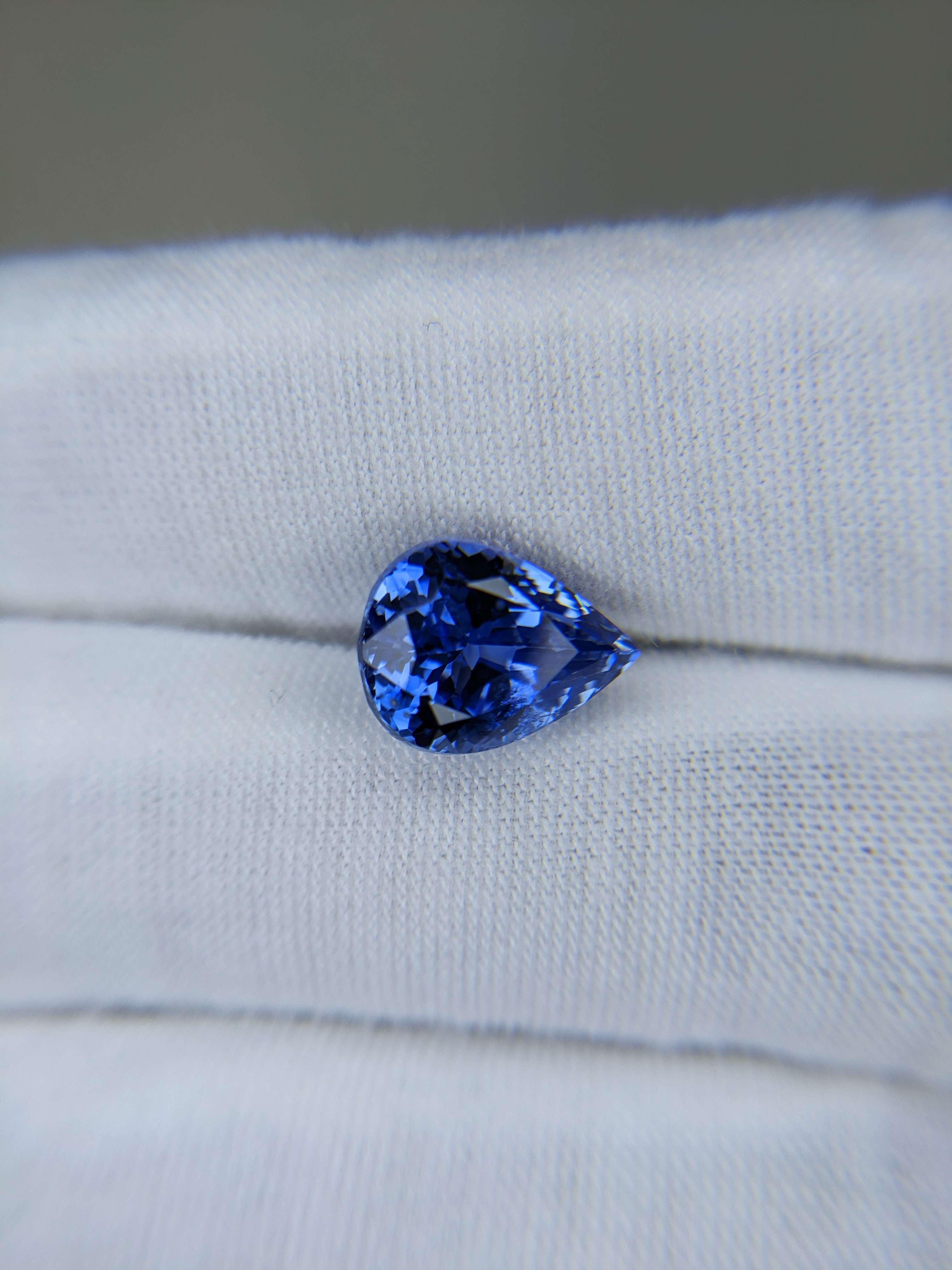 Blue Sapphire Pear: 5.83ct