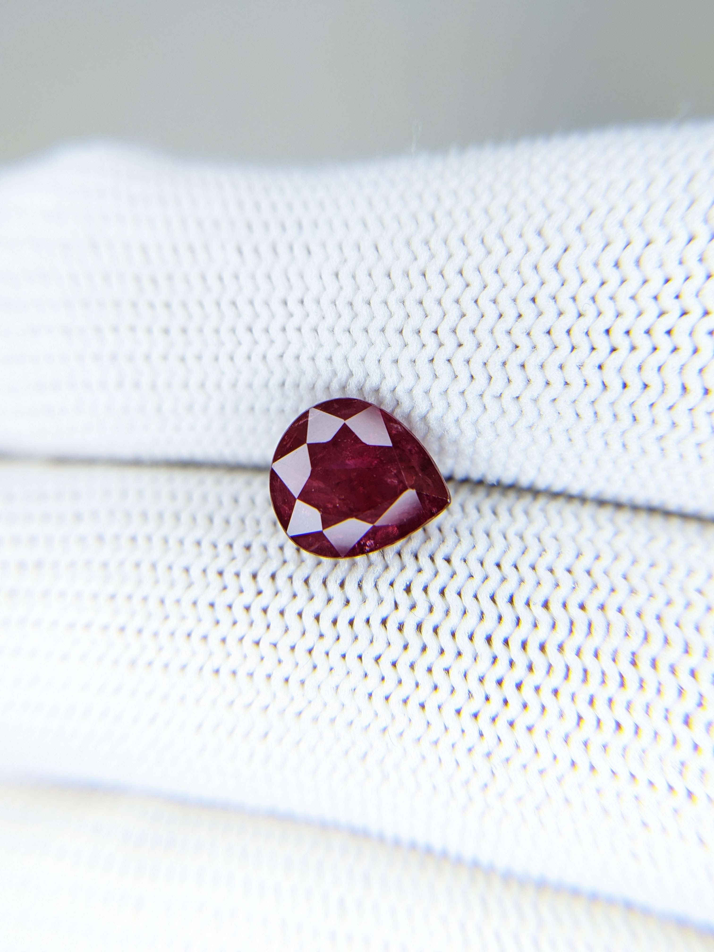 RUBY Pear: 2.93ct