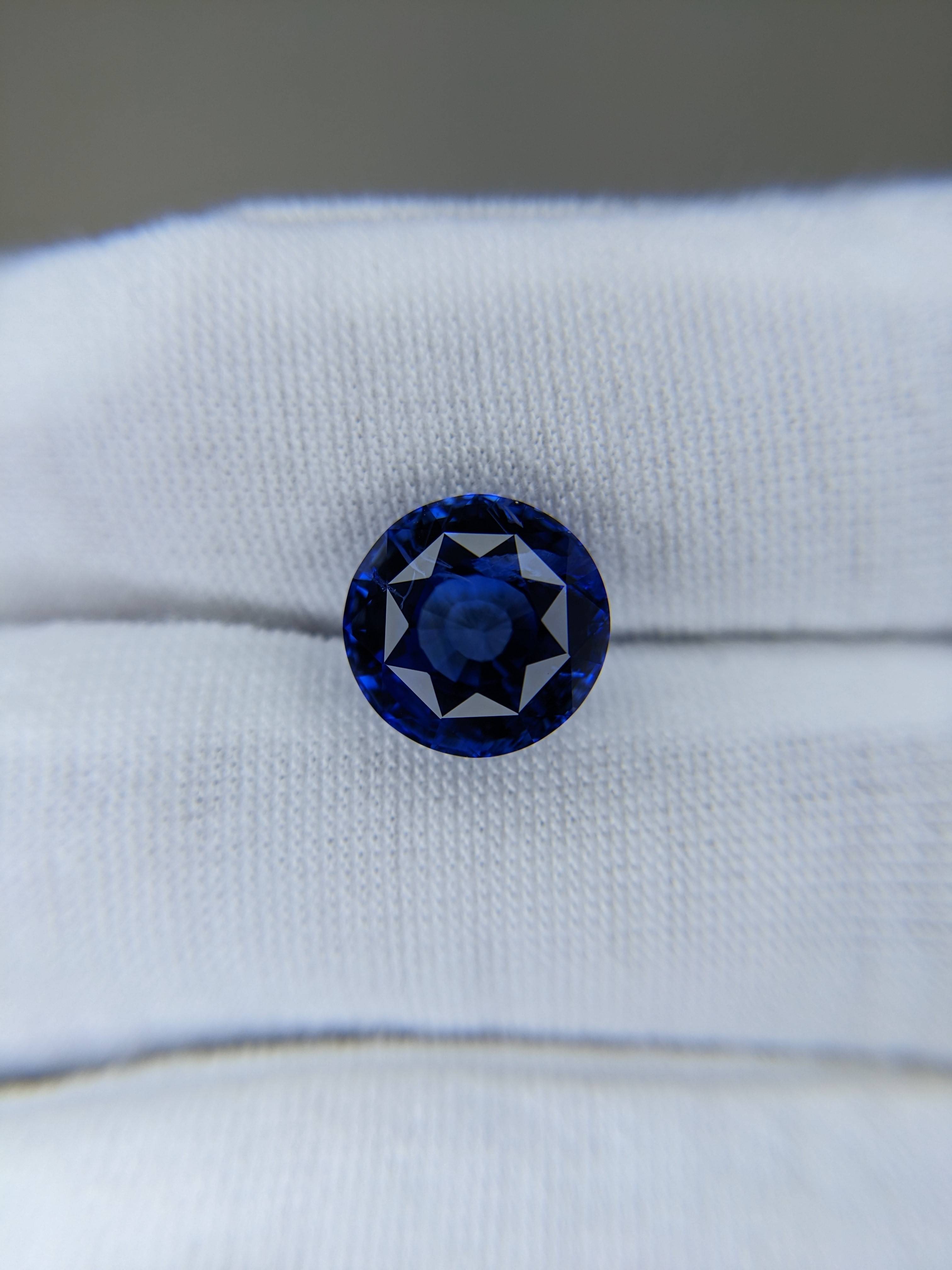 Blue Sapphire Round: 6.5ct