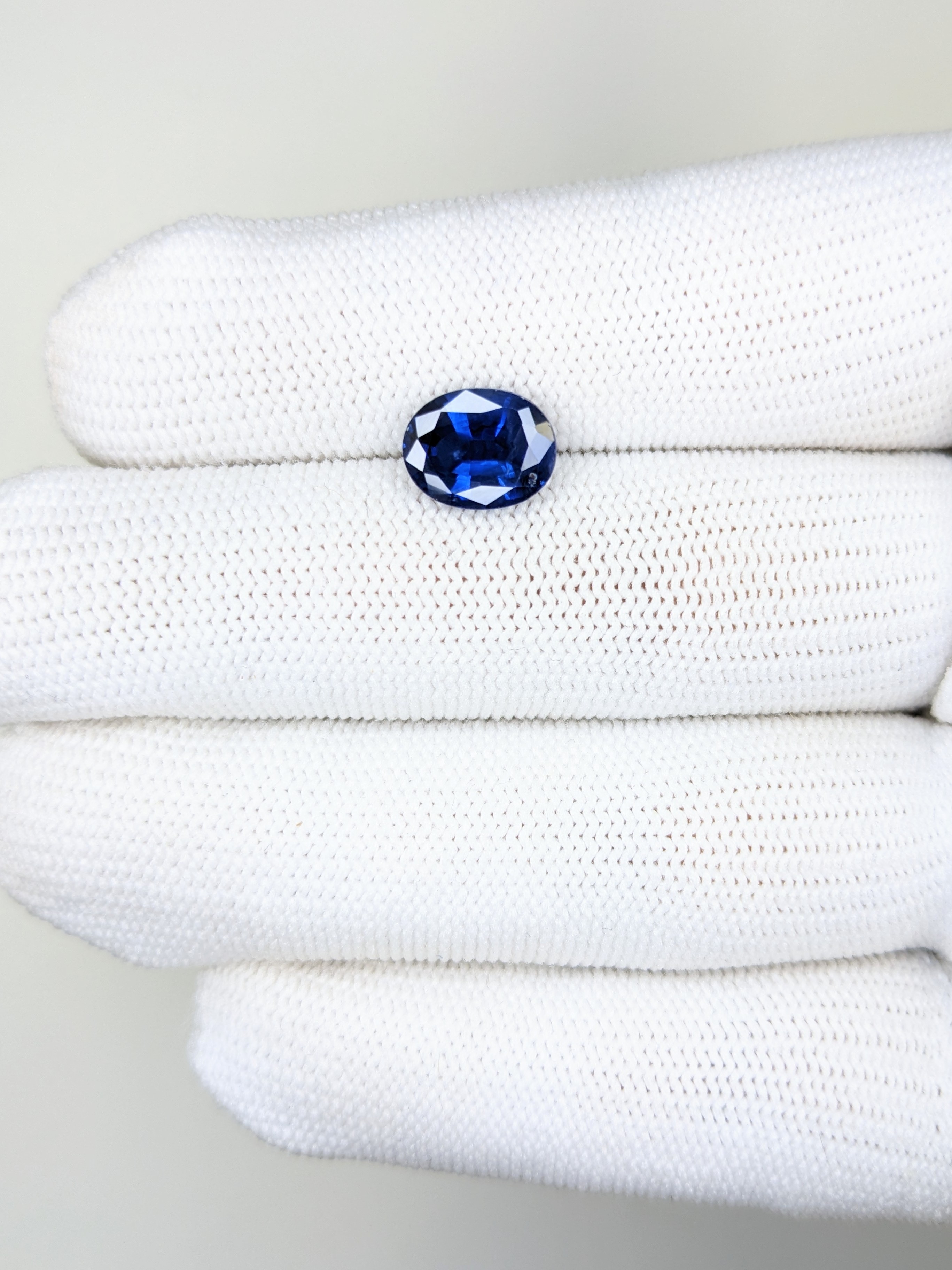 Sapphire Oval: 3.33ct