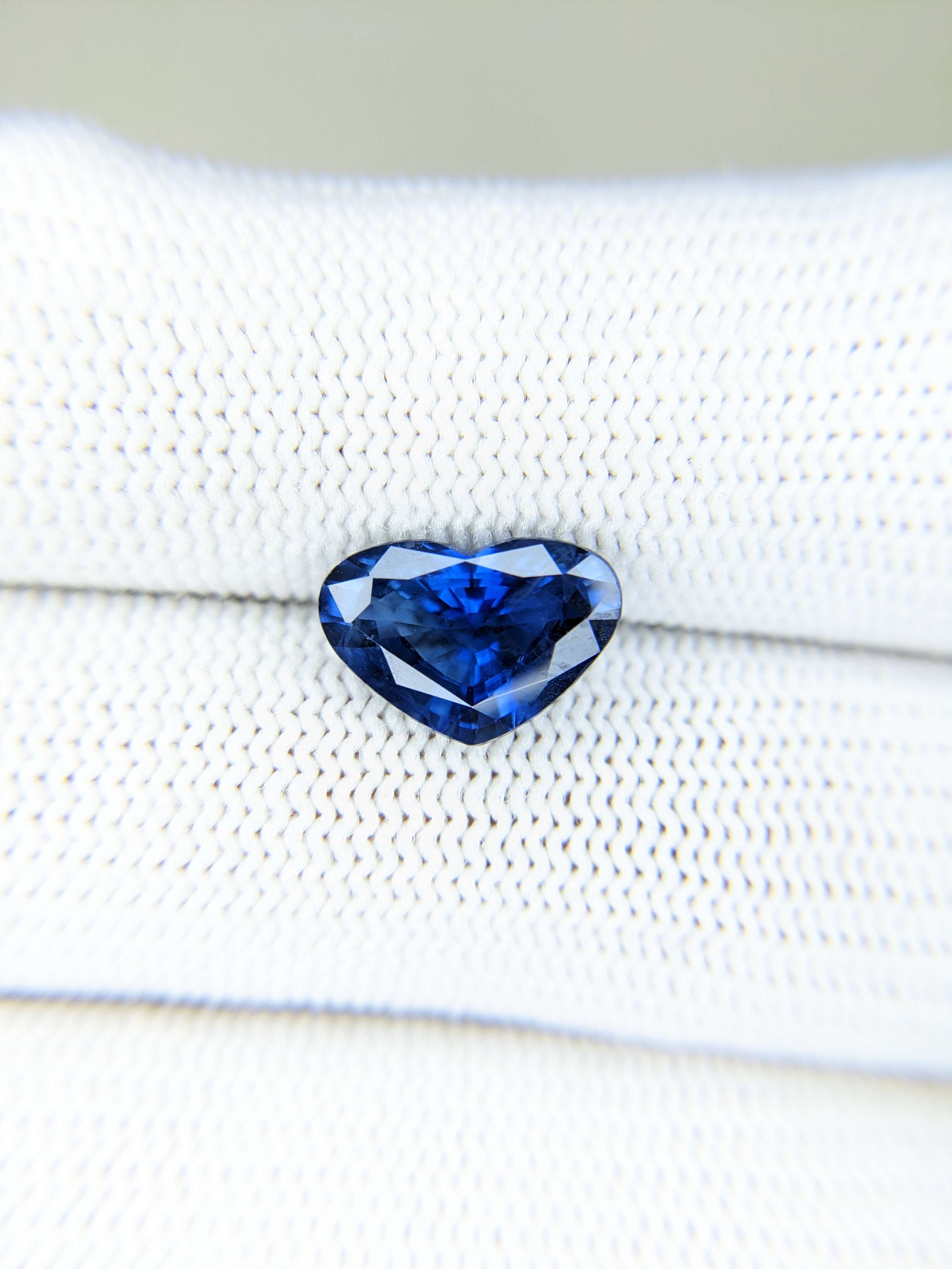 Sapphire Heart Shape: 3.59ct