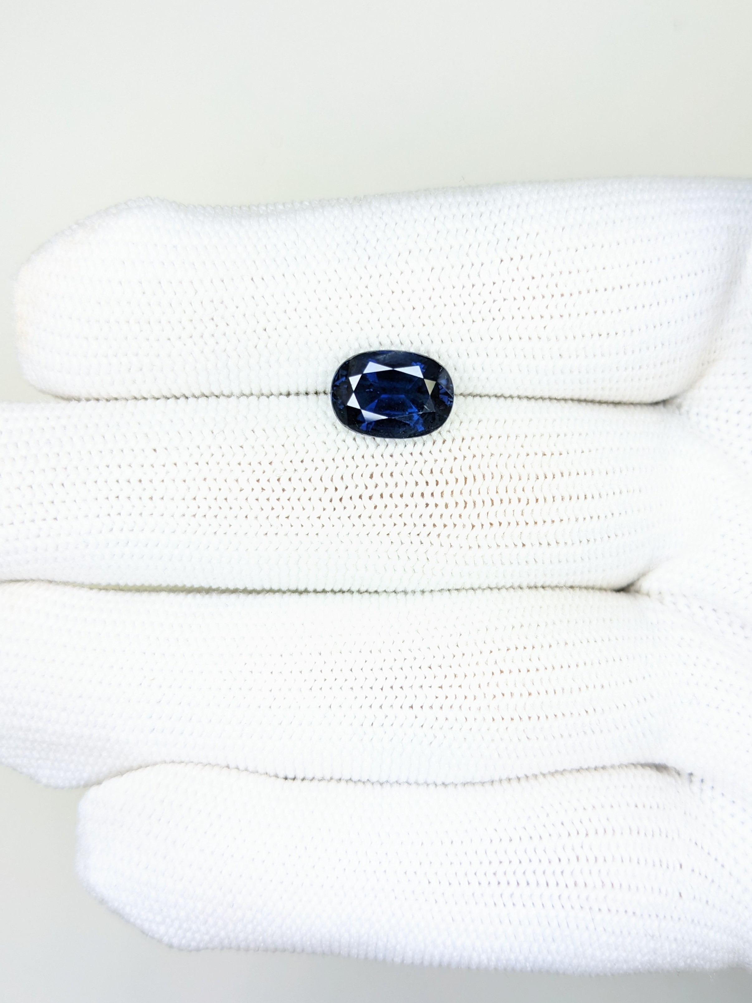 Sapphire Oval: 3.65ct
