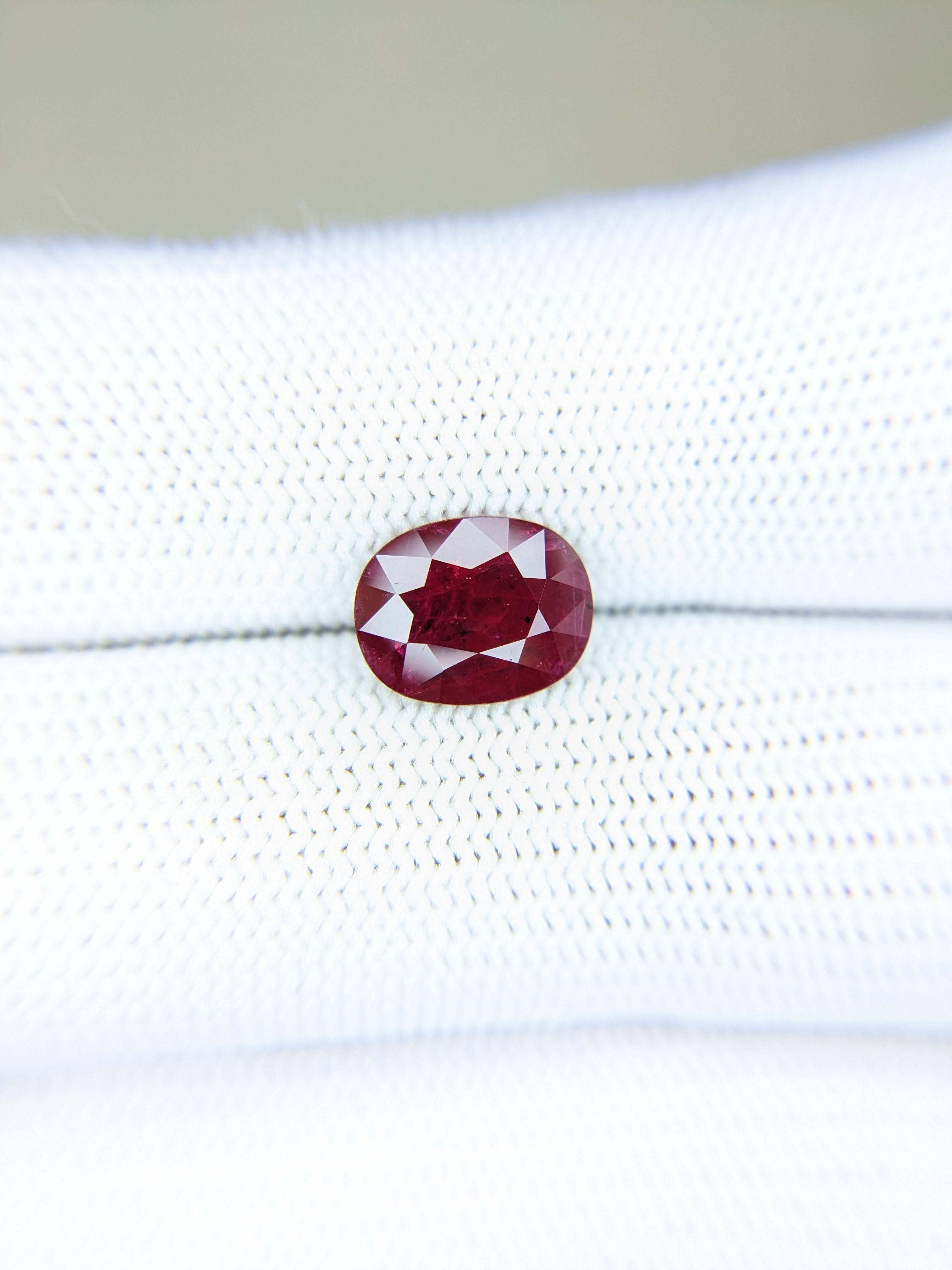 RUBY Oval: 2.23ct