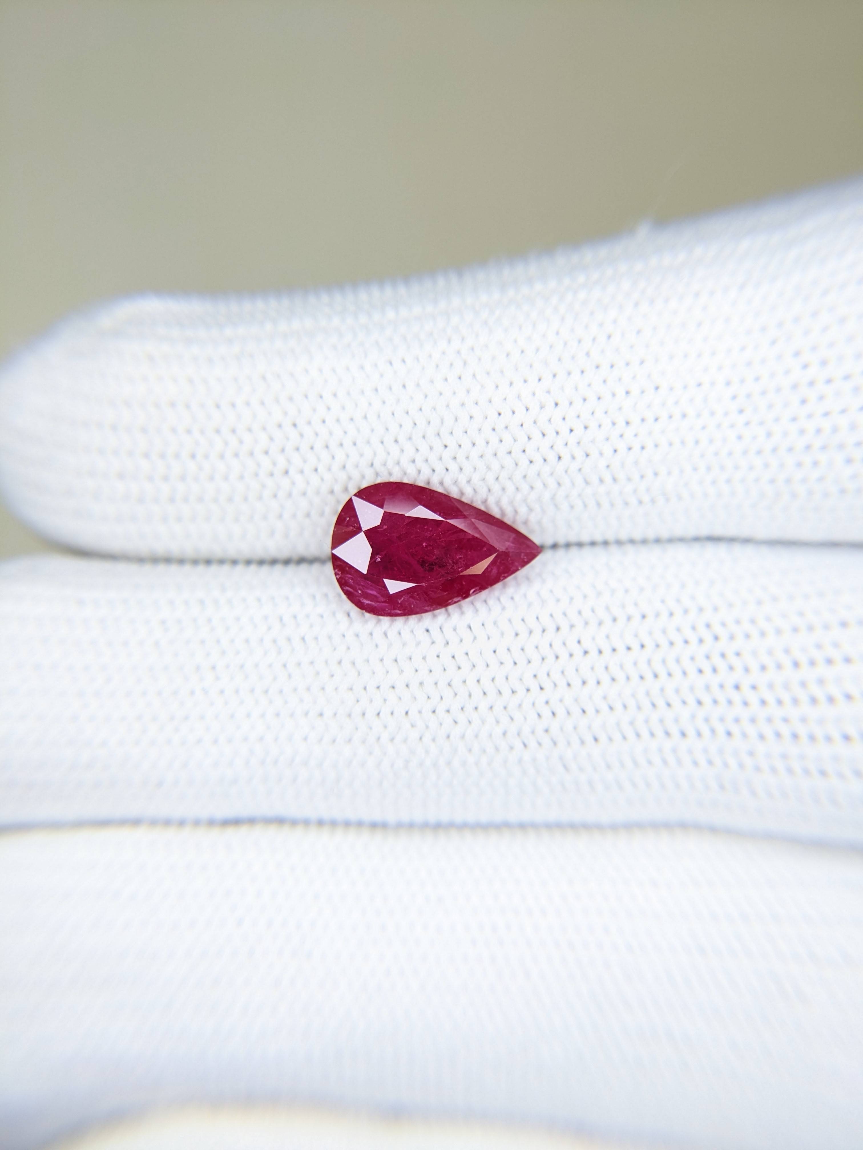 RUBY Pear: 3.12ct
