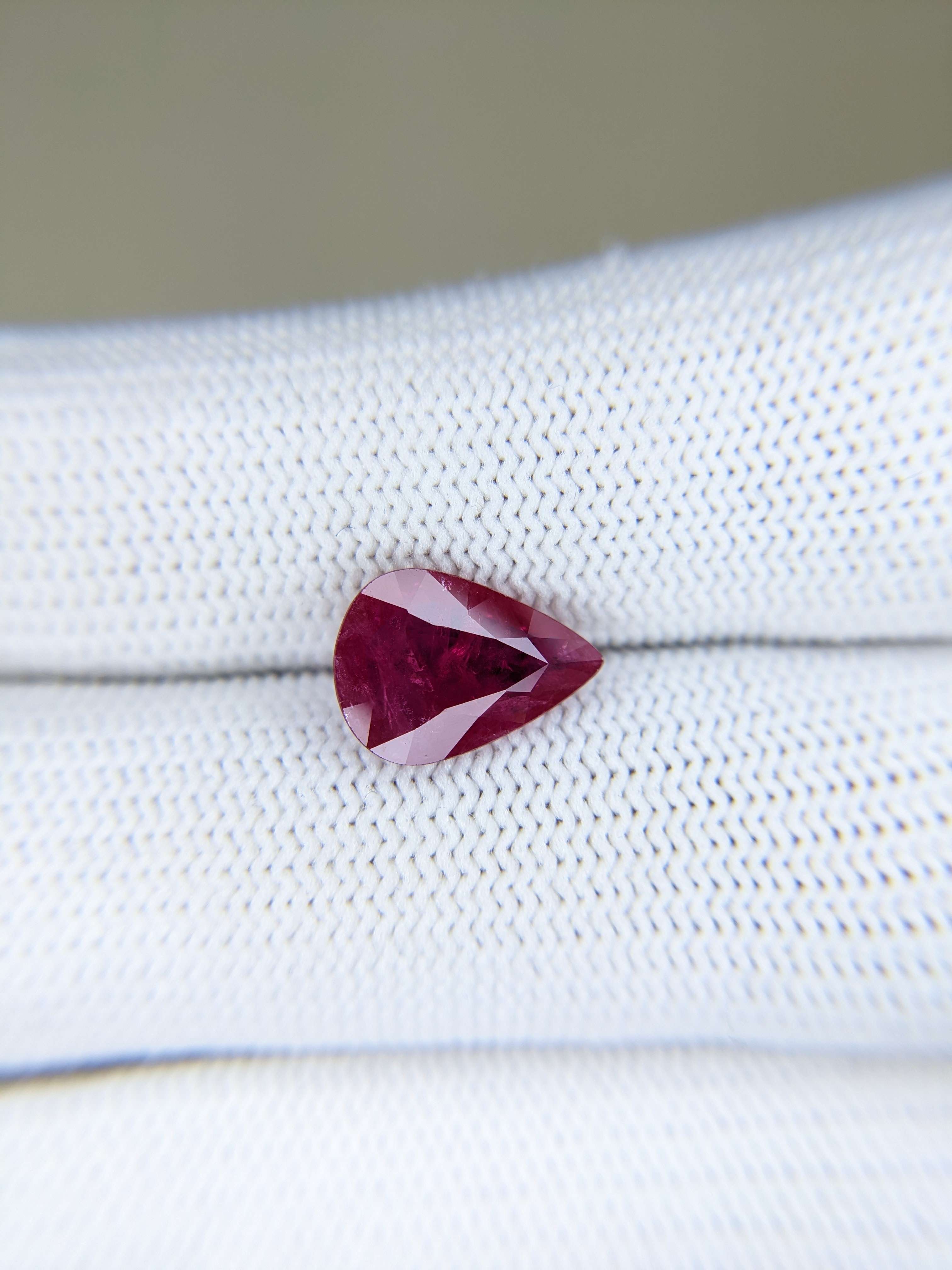 RUBY Pear: 2.91ct