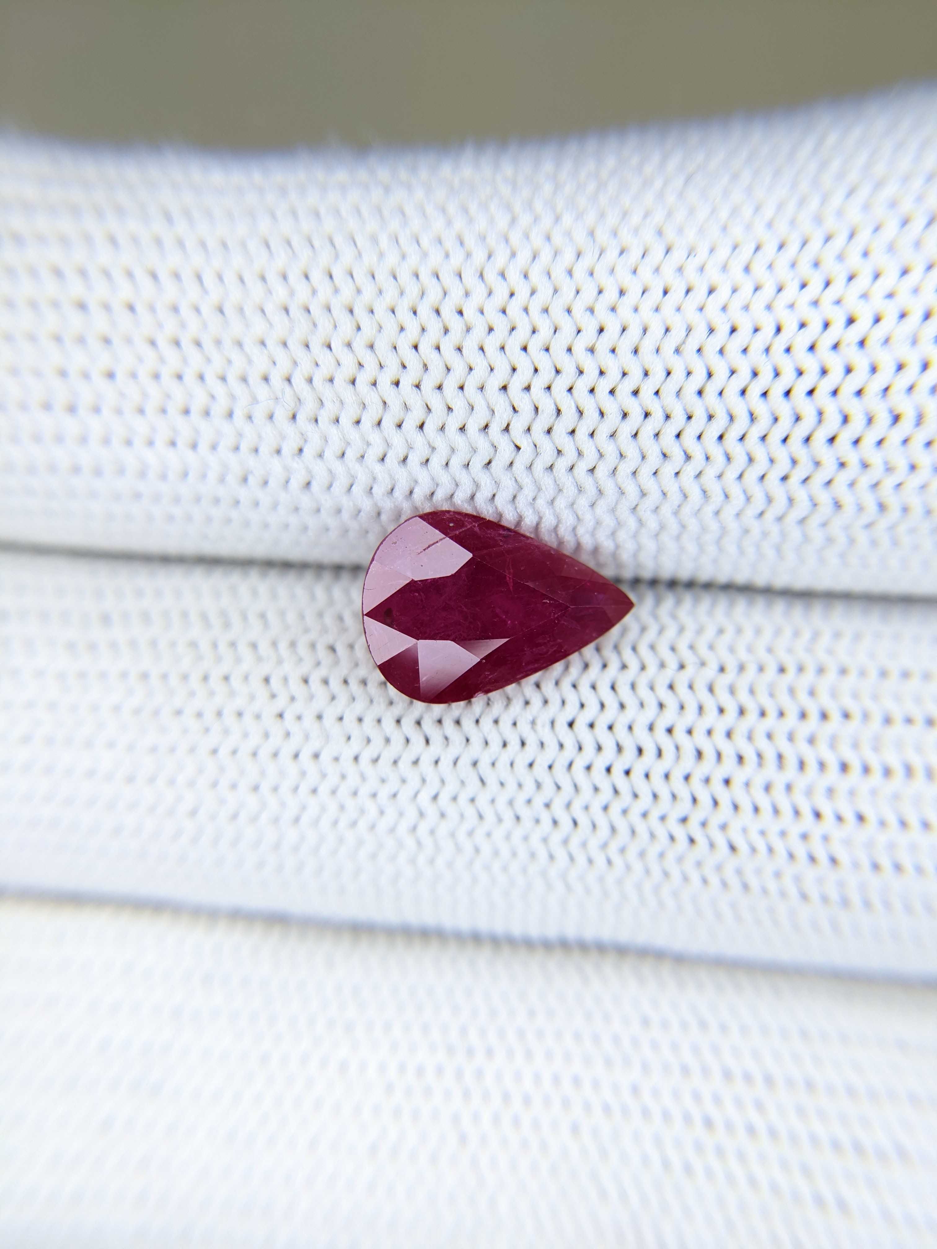 RUBY Pear: 2.76ct