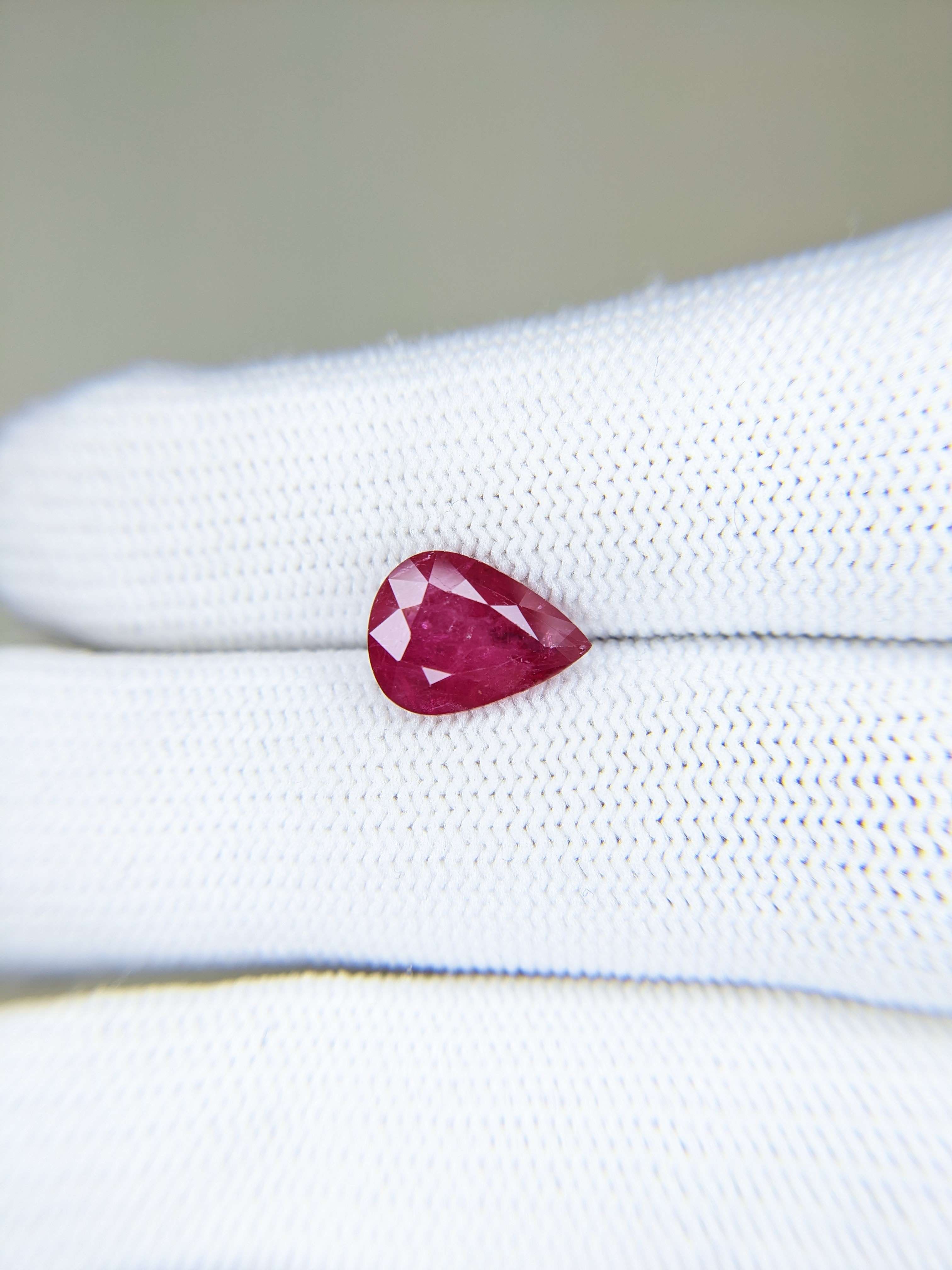 RUBY Pear: 3.19ct