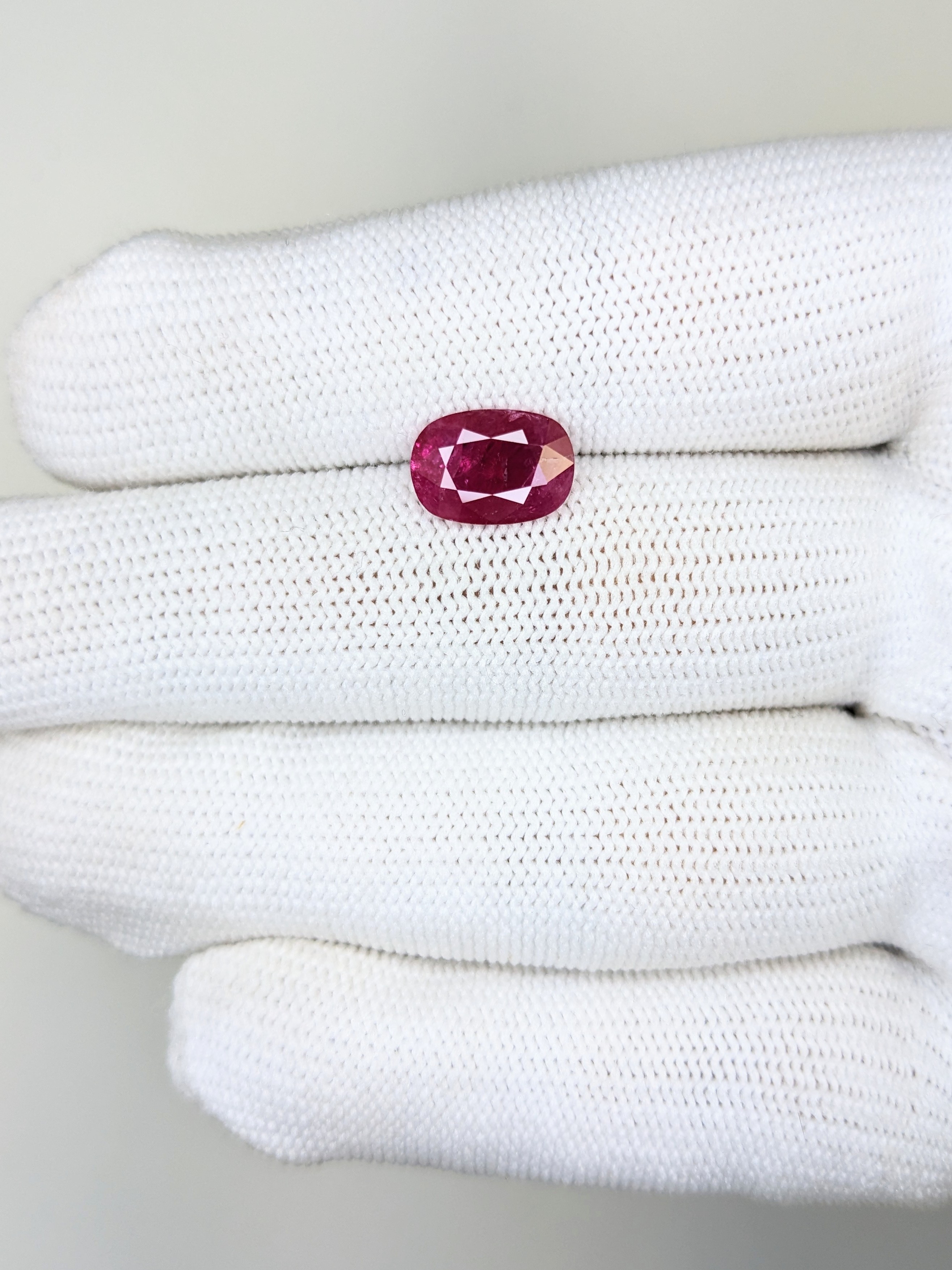 RUBY Oval: 2.52ct