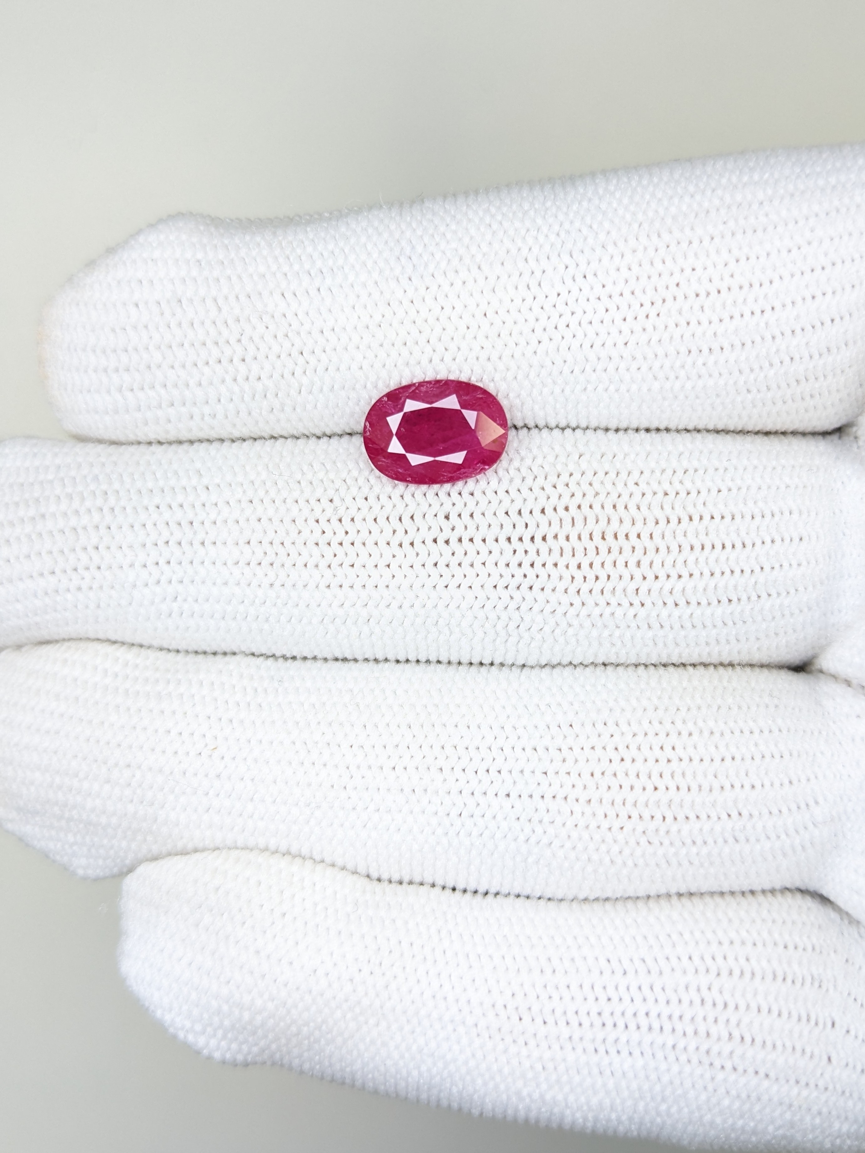 RUBY Oval: 2.42ct
